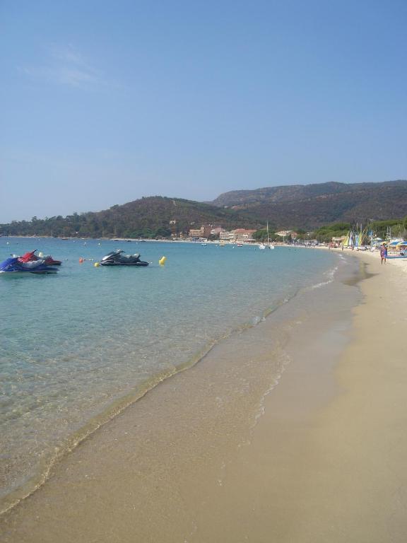 Auberge Du Cap Negre ル・ラヴァンドゥー エクステリア 写真